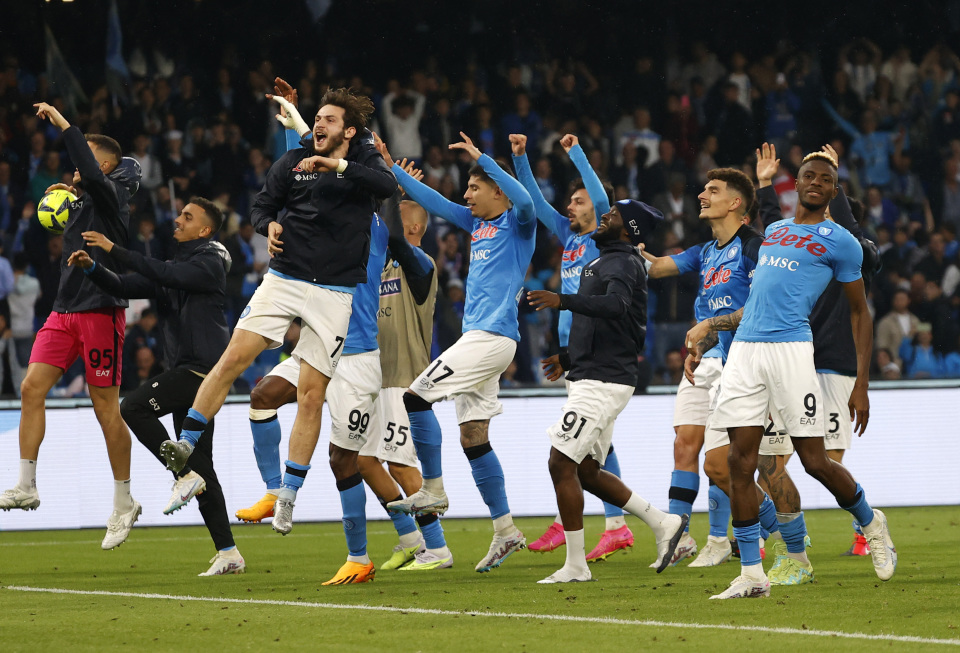 足彩头奖空开二等63万滚存1034万 本周六派1200万（足彩头奖空缺，二等63万；滚存1034万，周六派送1200万）