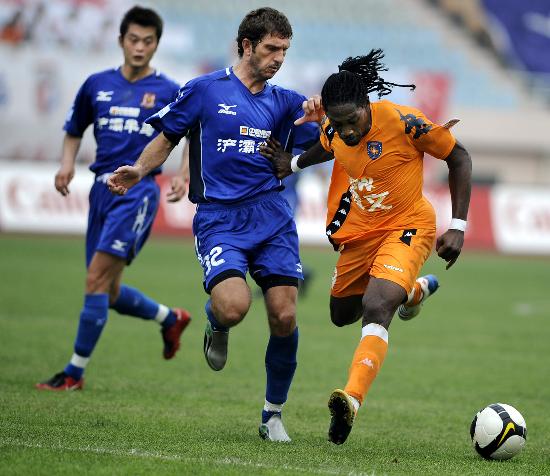 劳塔罗国米生涯欧冠62次出场并列队史第二，仅次于萨内蒂（劳塔罗在国米欧冠累计62场，追平队史第二位，仅次于萨内蒂）